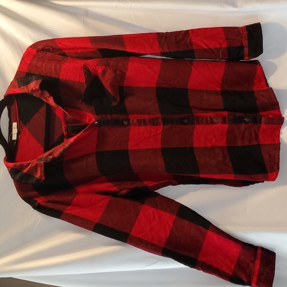 Red/black buffalo plaid button up tunic with cute back button up detail, L - Picture 1 of 4